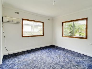 House Auction - VIC - Bairnsdale - 3875 - TRADITIONAL HOME IN IDEAL LOCATION  (Image 2)