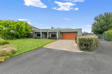 House For Sale - VIC - Sale - 3850 - MODERN COUNTRY RETREAT WITH SPACE, STYLE & SPECTACULAR VIEWS  (Image 2)