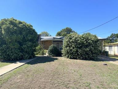 House For Sale - NSW - Moree - 2400 - LARGE FAMILY HOME - CENTRALLY LOCATED  (Image 2)