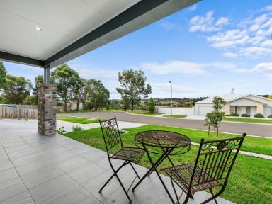 House Sold - VIC - Swan Reach - 3903 - STYLISH FAMILY LIVING  (Image 2)