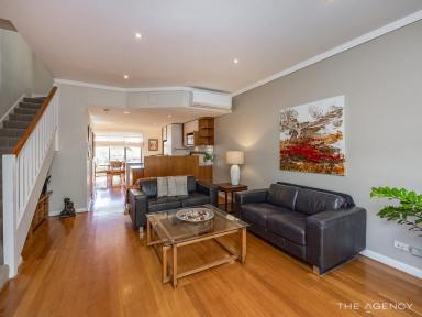 House For Sale - WA - East Perth - 6004 - CITY, STADIUM & BRIDGE VIEWS  (Image 2)