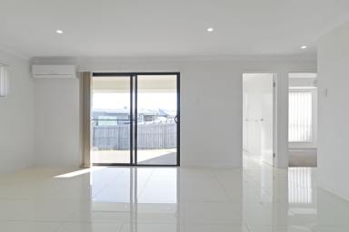 Unit For Lease - QLD - Wyreema - 4352 - MODERN 2-BEDROOM UNIT IN A SOUGHT AFTER SUBURB  (Image 2)