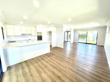 Unit Leased - NSW - Old Bar - 2430 - Modern unit in quiet street  (Image 2)