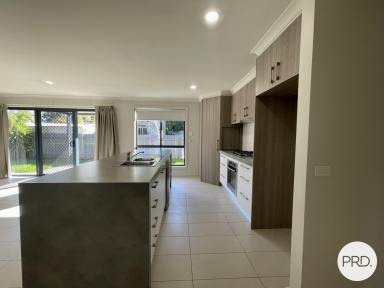 Townhouse Leased - NSW - Lavington - 2641 - MODERN TWO BEDROOM TOWNHOUSE  (Image 2)