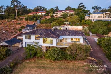 House For Sale - WA - Lesmurdie - 6076 - Classic Lesmurdie Residence with Stunning Views and Vast Potential  (Image 2)