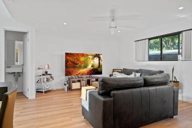 Unit For Lease - QLD - Newtown - 4350 - Modern, Spacious Townhouse!  (Image 2)