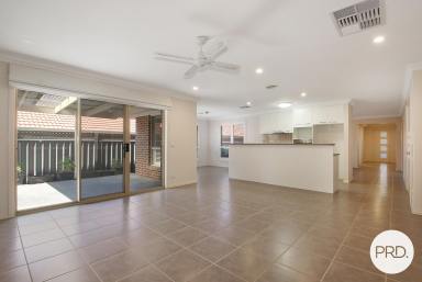 House For Lease - NSW - East Albury - 2640 - BEAUTIFUL FOUR BEDROOM IN EASTERN VIEW ESTATE!  (Image 2)