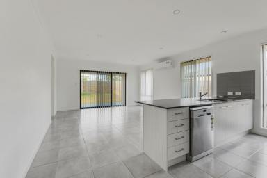 House Leased - QLD - Helidon - 4344 - Modern Family Home in Helidon  (Image 2)