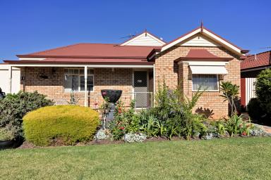 Townhouse For Sale - VIC - Mildura - 3500 - Prime location, private and secure  (Image 2)