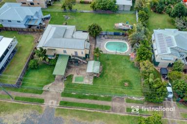 House For Sale - QLD - Bundaberg West - 4670 - RENOVATOR&apos;S DREAM IN INNER CITY BUNDABERG  (Image 2)