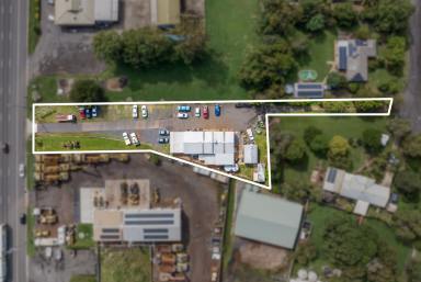 Industrial/Warehouse For Sale - QLD - Withcott - 4352 - 330m2 Shed on Prominent Highway Location in Lockyer Valley  (Image 2)