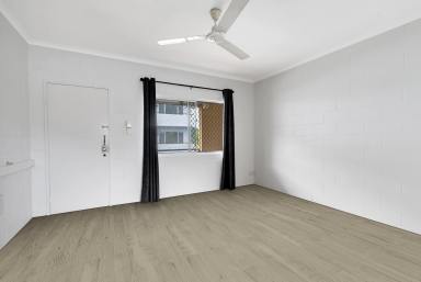Unit Leased - QLD - Cairns North - 4870 - SPACIOUS APARTMENT CLOSE TO THE CITY!  (Image 2)