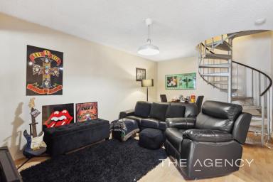 Townhouse For Sale - WA - Osborne Park - 6017 - Tremendous Townhome!  (Image 2)