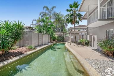 Unit For Lease - QLD - Manoora - 4870 - FULLY FURNISHED AND AIR CONDITIONED TOWNHOUSE  (Image 2)