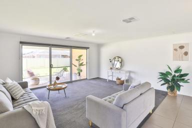 House For Sale - VIC - Mildura - 3500 - SPACIOUS FAMILY LIVING  (Image 2)