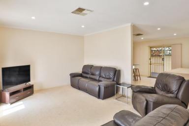 Unit Sold - VIC - Mildura - 3500 - CONVENIENT LOCATION & LIFESTYLE  (Image 2)