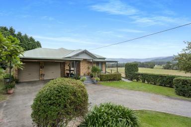 House For Sale - NSW - Berry - 2535 - Panoramic Mountain Backdrop  (Image 2)