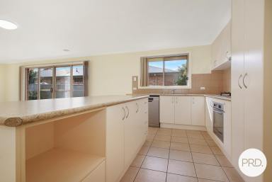 Townhouse Sold - NSW - Thurgoona - 2640 - LOW MAINTENANCE THURGOONA OPPORTUNITY  (Image 2)