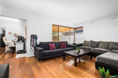 House Leased - VIC - Cheltenham - 3192 - FAMILY HOME | CLOSE TO SCHOOLS | BAYSIDE LOCATION  (Image 2)
