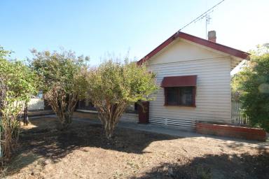 House For Sale - VIC - Rochester - 3561 - CALIFORNIAN BUNGALOW ON LARGE ALLOTMENT  (Image 2)