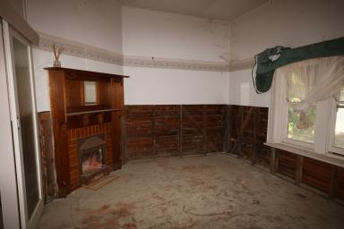 House For Sale - VIC - Rochester - 3561 - CALIFORNIAN BUNGALOW ON LARGE ALLOTMENT  (Image 2)