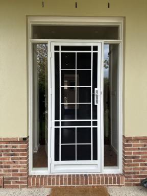 Business For Sale - VIC - Melbourne - 3000 - REPUTABLE LOCKSMITH AND SECURITY DOOR BUSINESS IN BAYSIDE MELBOURNE  (Image 2)