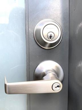 Business For Sale - VIC - Melbourne - 3000 - REPUTABLE LOCKSMITH AND SECURITY DOOR BUSINESS IN BAYSIDE MELBOURNE  (Image 2)