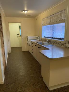 Unit Leased - VIC - Hamilton - 3300 - Low Maintenance Property  (Image 2)