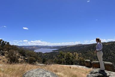 Lifestyle For Sale - NSW - Wyangala - 2808 - PERFECT WEEKEND GET AWAY WITH WATERFRONT VIEWS  (Image 2)