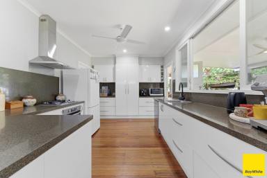 House Leased - QLD - Manunda - 4870 - **APPROVED APPLICATION ** - STYLISH INNER CITY LIVING!  (Image 2)