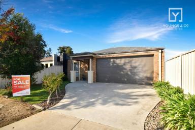 House For Sale - VIC - Kialla - 3631 - LOW MAINTENANCE LIVING  (Image 2)