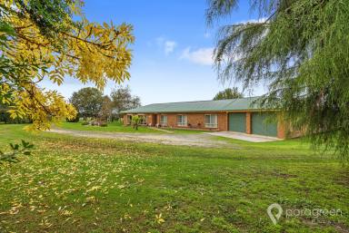 House For Sale - VIC - Foster - 3960 - FAMILY HOME ON 5 ACRES WITH PROM VIEWS  (Image 2)
