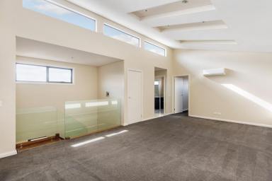 House For Sale - VIC - Kangaroo Flat - 3555 - Modern Living, Melbourne side of Bendigo!  (Image 2)