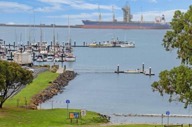 Retail For Lease - VIC - Portland - 3305 - Blank Canvas With Ocean Views  (Image 2)