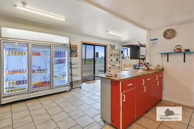 Business For Sale - TAS - Edith Creek - 7330 - "Helen's Chinese Take Away" and General Store for Sale or Lease.  (Image 2)