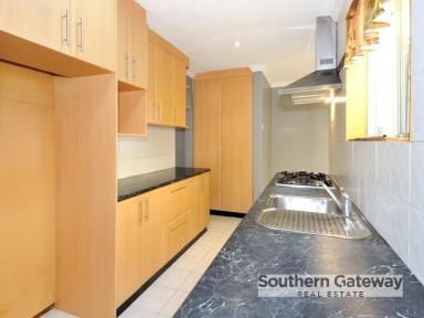 House Leased - WA - Orelia - 6167 - CENTRALLY LOCATED 4x1  (Image 2)