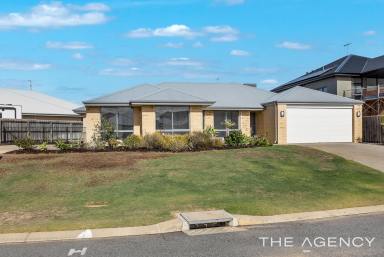 House Sold - WA - Halls Head - 6210 - METERS TO THE OCEAN - PARKING FOR BOAT OR CARAVAN  (Image 2)