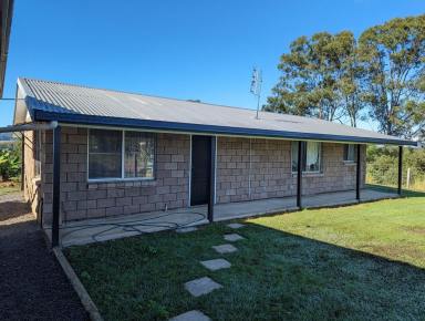 House Leased - QLD - Coles Creek - 4570 - 1 Bedroom cottage in peaceful corner of Coles Creek  (Image 2)