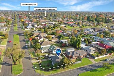House For Sale - VIC - Bairnsdale - 3875 - The Perfect Start  (Image 2)
