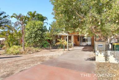 House For Sale - WA - Falcon - 6210 - HOME OPEN CANCELLED NOW UNDER OFFER Discover the Potential of Coastal Living at 67 Mistral Street!  (Image 2)