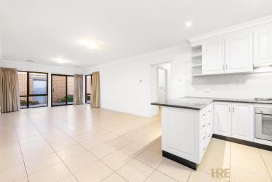 House For Lease - VIC - Horsham - 3400 - Modern 3-Bedroom, 2-Bathroom Home with Ensuite, Spacious Yard, and River Proximity!  (Image 2)