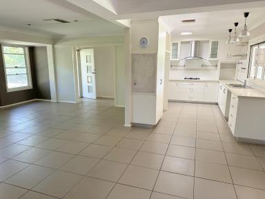 House For Sale - NSW - Moree - 2400 - LIFESTYLE AND LOCATION IN GREENBAH  (Image 2)