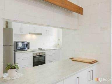 Unit For Sale - NSW - Merimbula - 2548 - FULLY RENOVATED GEM IN THE HEART OF TOWN  (Image 2)
