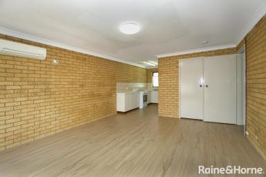 House For Lease - NSW - Forest Hill - 2651 - UNIT LIVING  (Image 2)