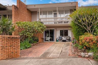 Townhouse For Sale - NSW - Sunshine Bay - 2536 - Modern Townhouse with views of Sunshine Cove  (Image 2)