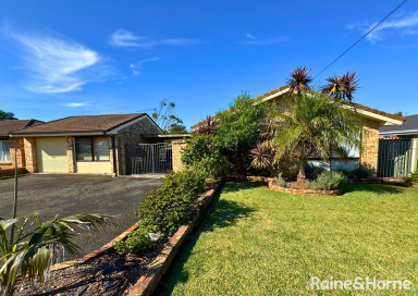 House For Sale - NSW - Culburra Beach - 2540 - Fun On Fairlands  (Image 2)