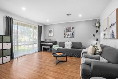 House Leased - VIC - Langwarrin - 3910 - FAMILY HOME | UNDERCOVER ENTERTAINING | SECURE YARD  (Image 2)