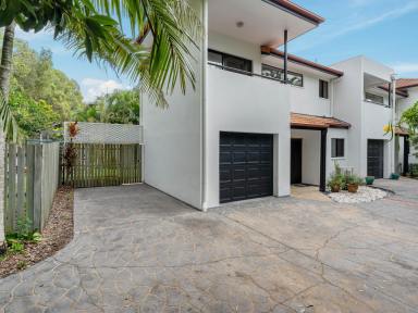 Townhouse For Sale - QLD - Scarness - 4655 - Low Body Corp Fee's - Less than 450m to the Beach!  (Image 2)