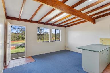 Unit Leased - QLD - Centenary Heights - 4350 - Unit with the perfect view  (Image 2)