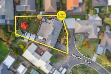 House Auction - VIC - Wendouree - 3355 - Your Private Oasis In a Super Location  (Image 2)